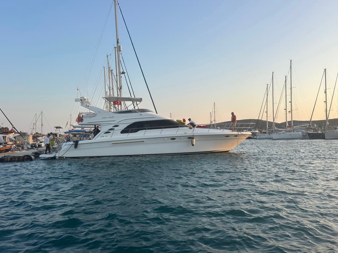 Bodrum'da 18 Metrelik Lüks Motoryat ile 18 Kişilik Unutulmaz Deniz Deneyimi