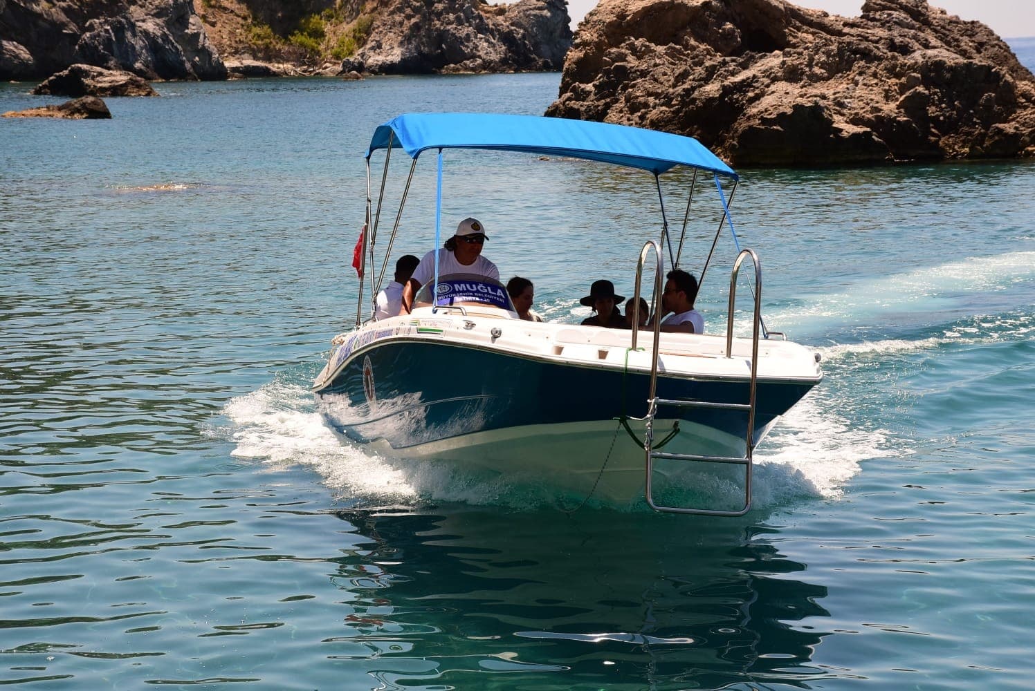 Ölüdeniz'de Ekonomik Tekne Kiralama – 6 Metrelik Şabankaptan ile 8 Kişilik Keyifli Bir Mola!