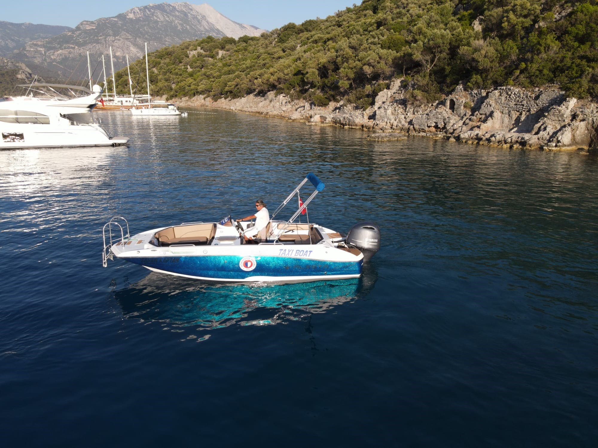 Ölüdeniz'de Ekonomik Tekne Kiralama – 6 Metrelik Şabankaptan ile 8 Kişilik Keyifli Bir Mola!