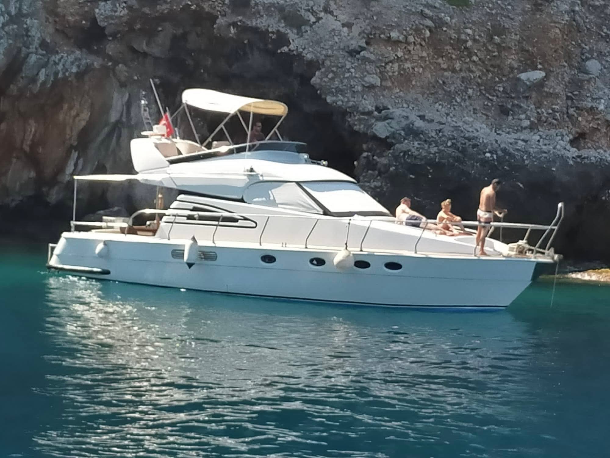 Cómodo 12-Personas Alquiler Boat para an Exclusivo Journey in Alanya’s Único Aguas Azules 14