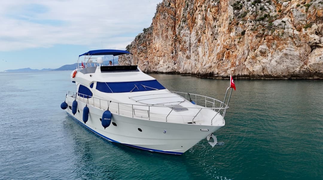 Antalya Center: 22 Meter Luxury Motor Yacht 'Andiamo' for 20 Guests, 3 Cabins, Private Trips & Blue Cruises