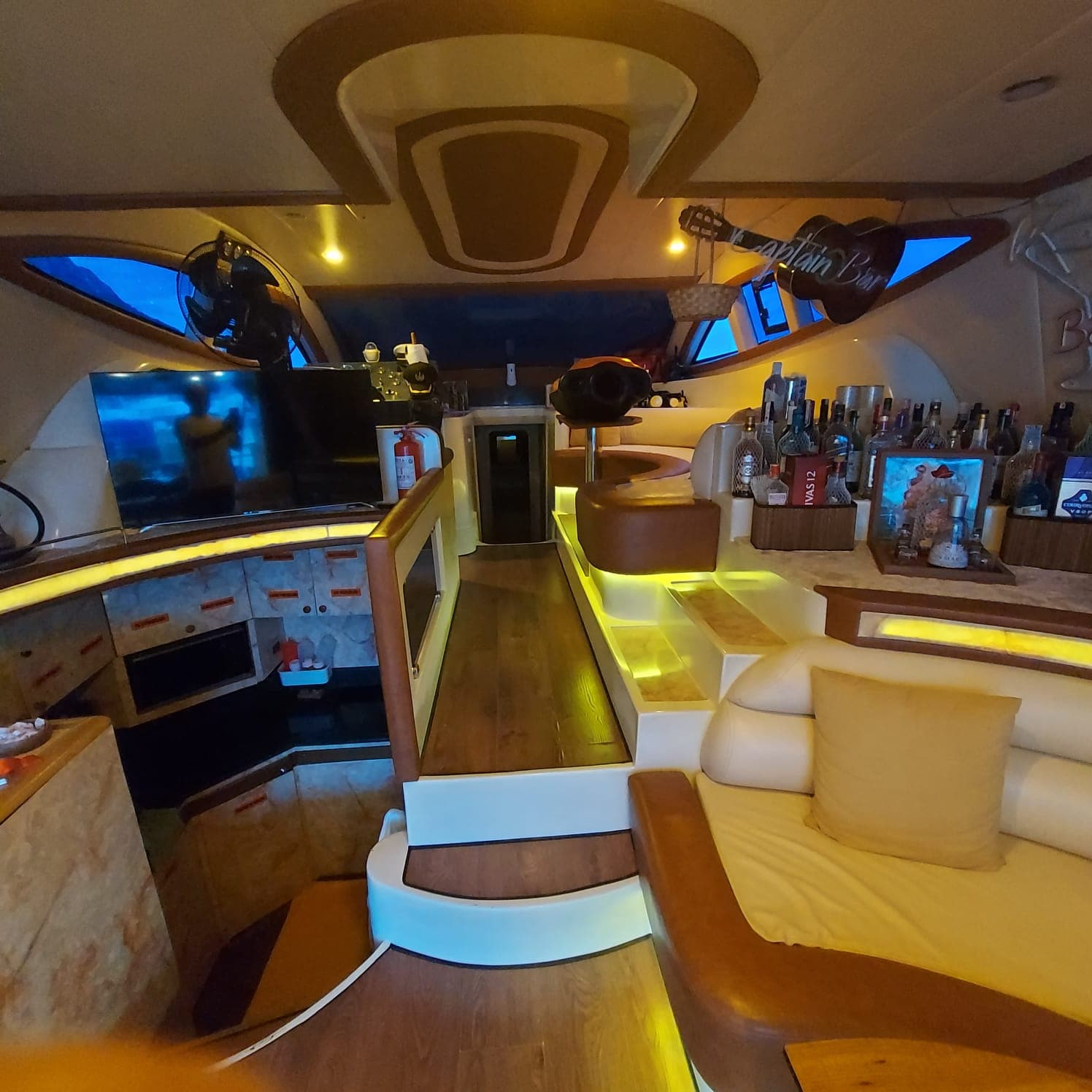 Luxury & Comfortable Experience with a 21-Meter Ferretti Motor Yacht in Antalya 12