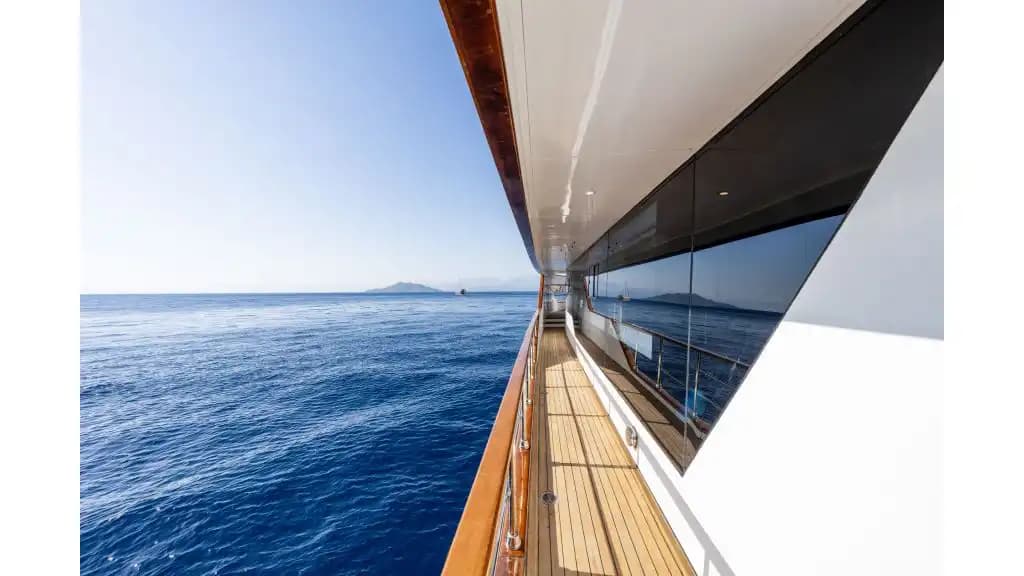 2023 Construido Superb Yate a Motor: Main cubierta Master Camarote & Full Water Toys (28m) 32