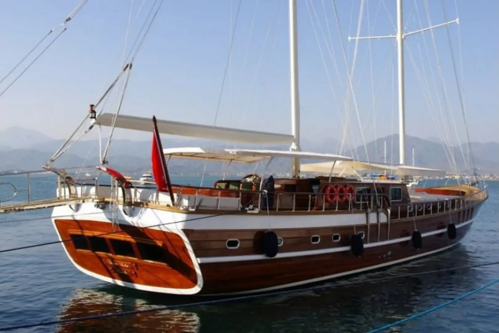 Yate Lujoso Fethiye/Göcek: 33m, 2 comedores, familiar - Fiesta en el Barco