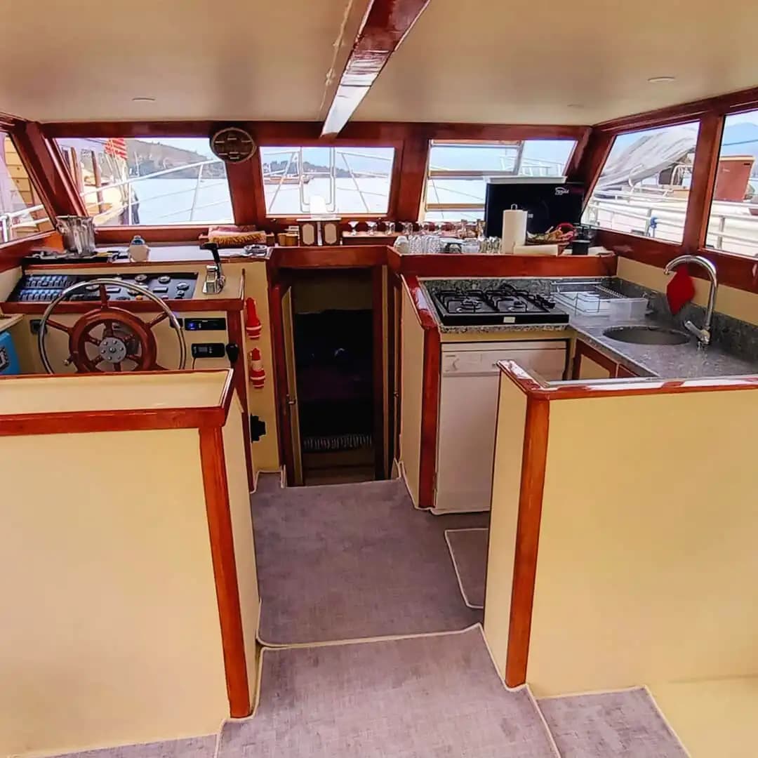 Explore Fethiye’s Buchten on a Geräumig 25-Personen Boot 8