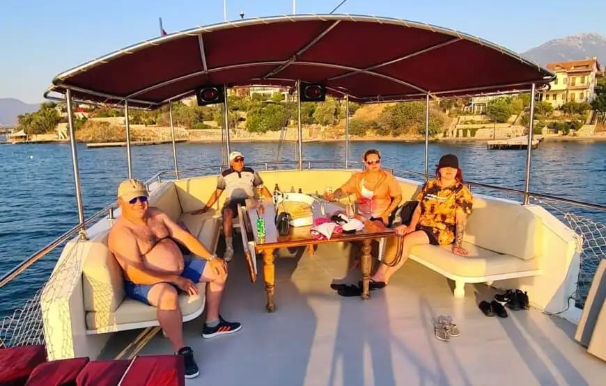 قارب فاخر بطول 18 متر - في فتحية 9