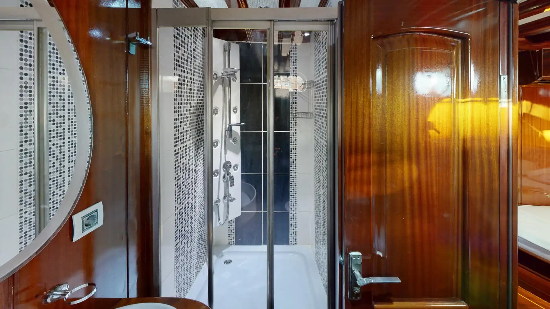 Yate Lujoso Fethiye/Göcek: 33m, 2 comedores, familiar 50