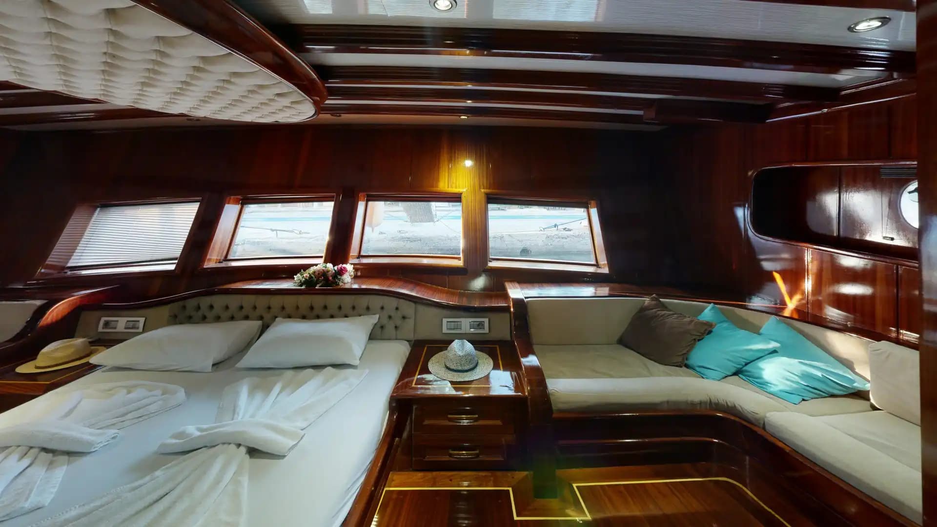 Yate Lujoso Fethiye/Göcek: 33m, 2 comedores, familiar 54