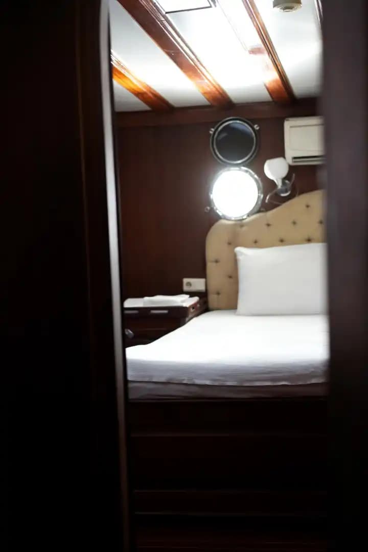 Yate de Lujo con Jacuzzi en Cubierta: 30m 16