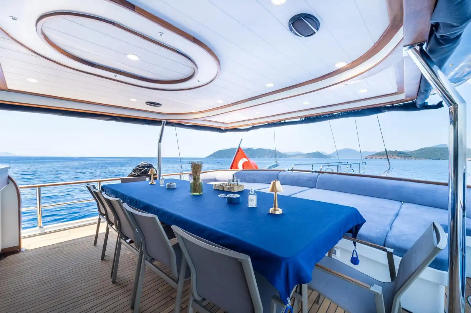 Fethiye'de 24m Lüks Gulet Kiralama | 6 Kabin 12 Kişilik Mavi Yolculuk 28