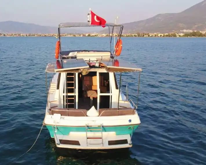 Fast & Elegant! 12m Custom Motorjacht voor een Premium Voyage 7