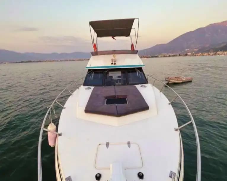 Fast & Elegant! 12m Custom Motorjacht voor een Premium Voyage 8