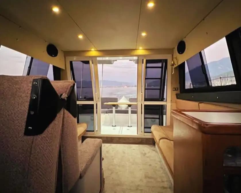 Fast & Elegant! 12m Custom Motorjacht voor een Premium Voyage 11