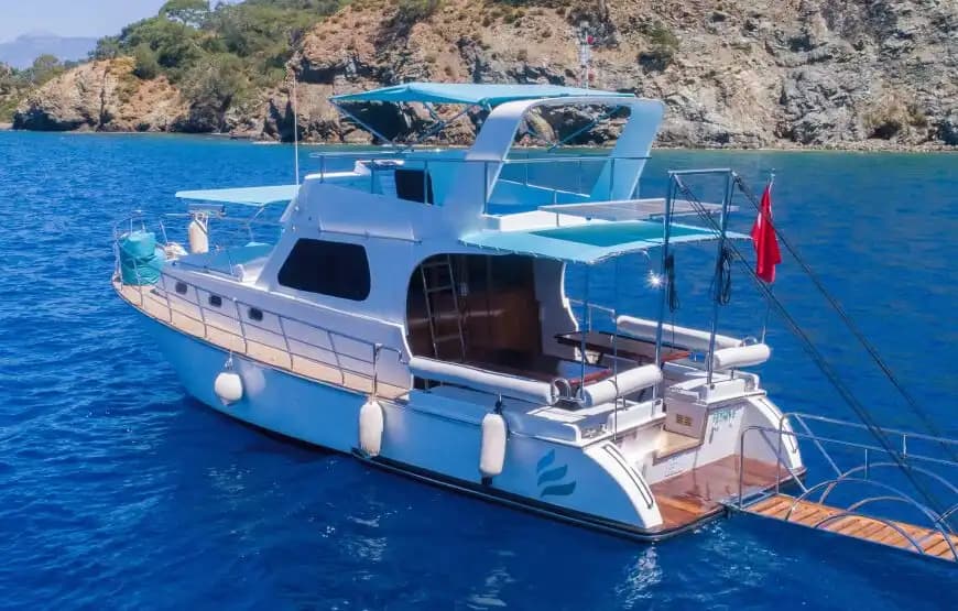 Luxus-Motoryacht in Fethiyes Türkisblauen Buchten 6