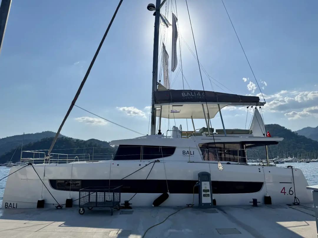 Fethiye'de Bali 4.6 Katamaran Kiralama | 2025 Model 5+1 Kabin