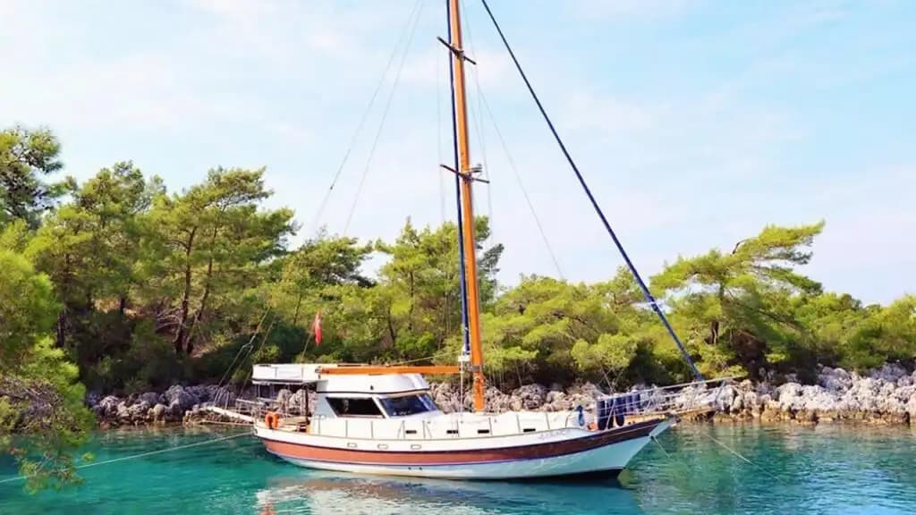 Croisière à Göcek sur Gulet 3 cabines, eaux turquoise 4