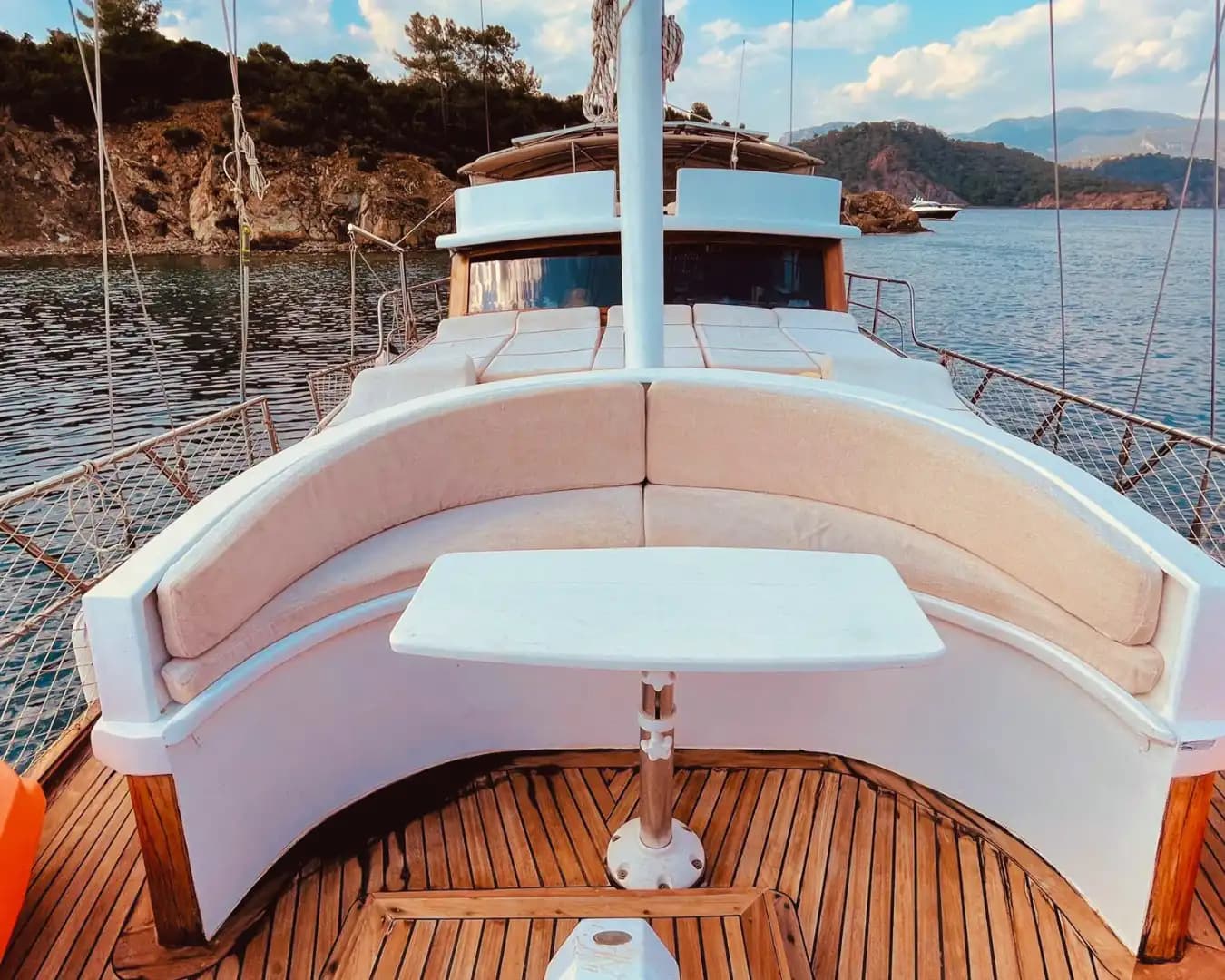 Croisière à Göcek sur Gulet 3 cabines, eaux turquoise 9