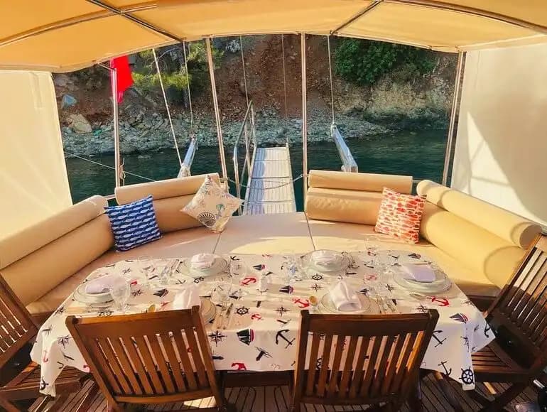 Croisière à Göcek sur Gulet 3 cabines, eaux turquoise 13