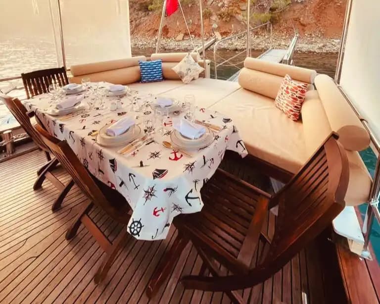 Croisière à Göcek sur Gulet 3 cabines, eaux turquoise 5