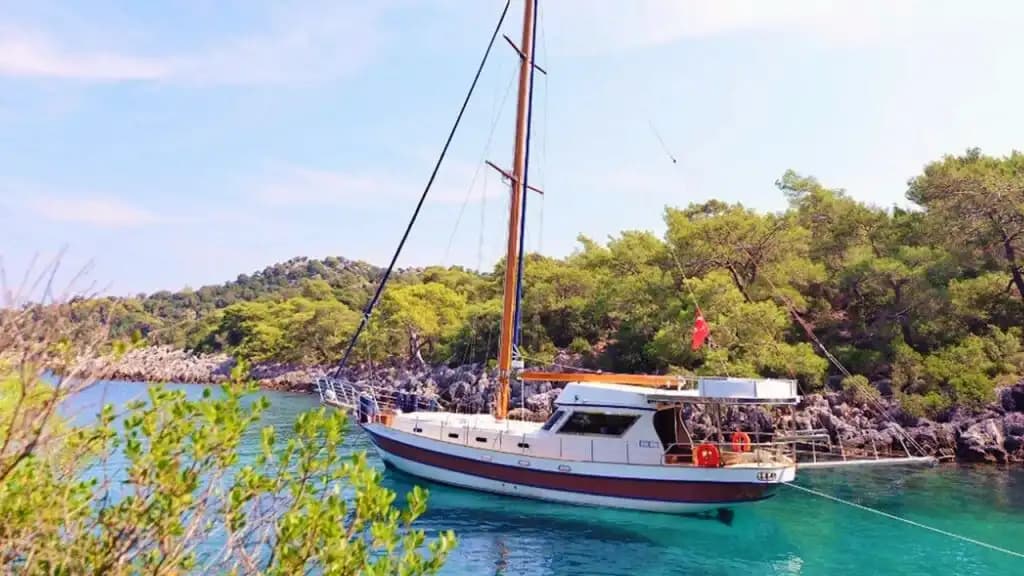 Croisière à Göcek sur Gulet 3 cabines, eaux turquoise 3
