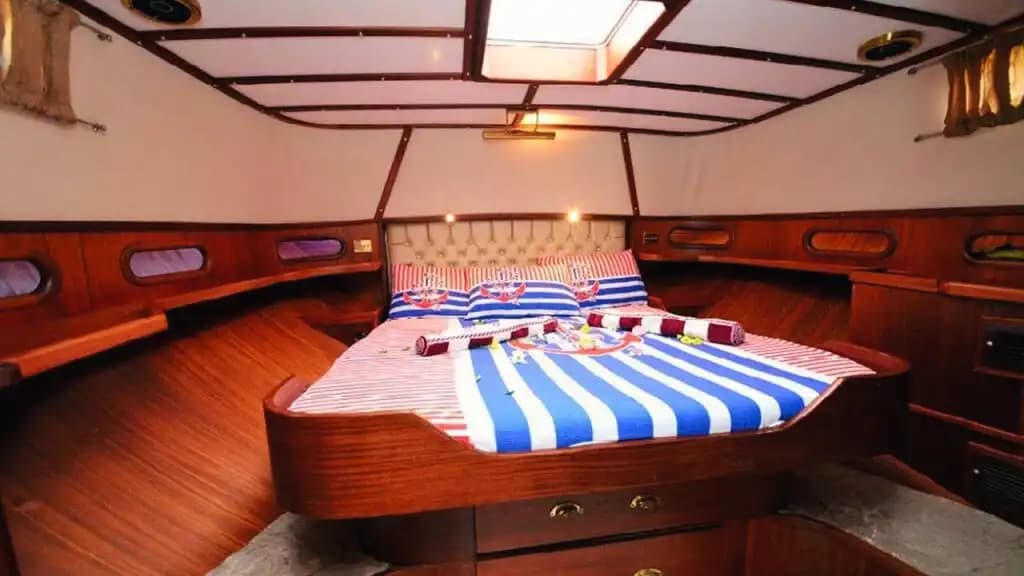Croisière à Göcek sur Gulet 3 cabines, eaux turquoise 6