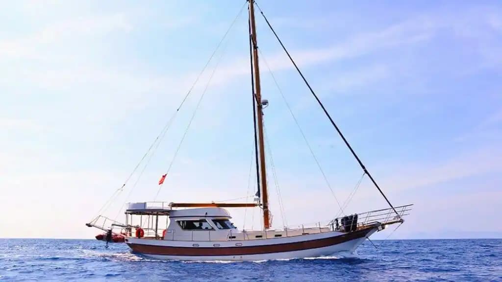 3 Kabinli Gulet ile Göcek’in Turkuaz Sularında Seyir