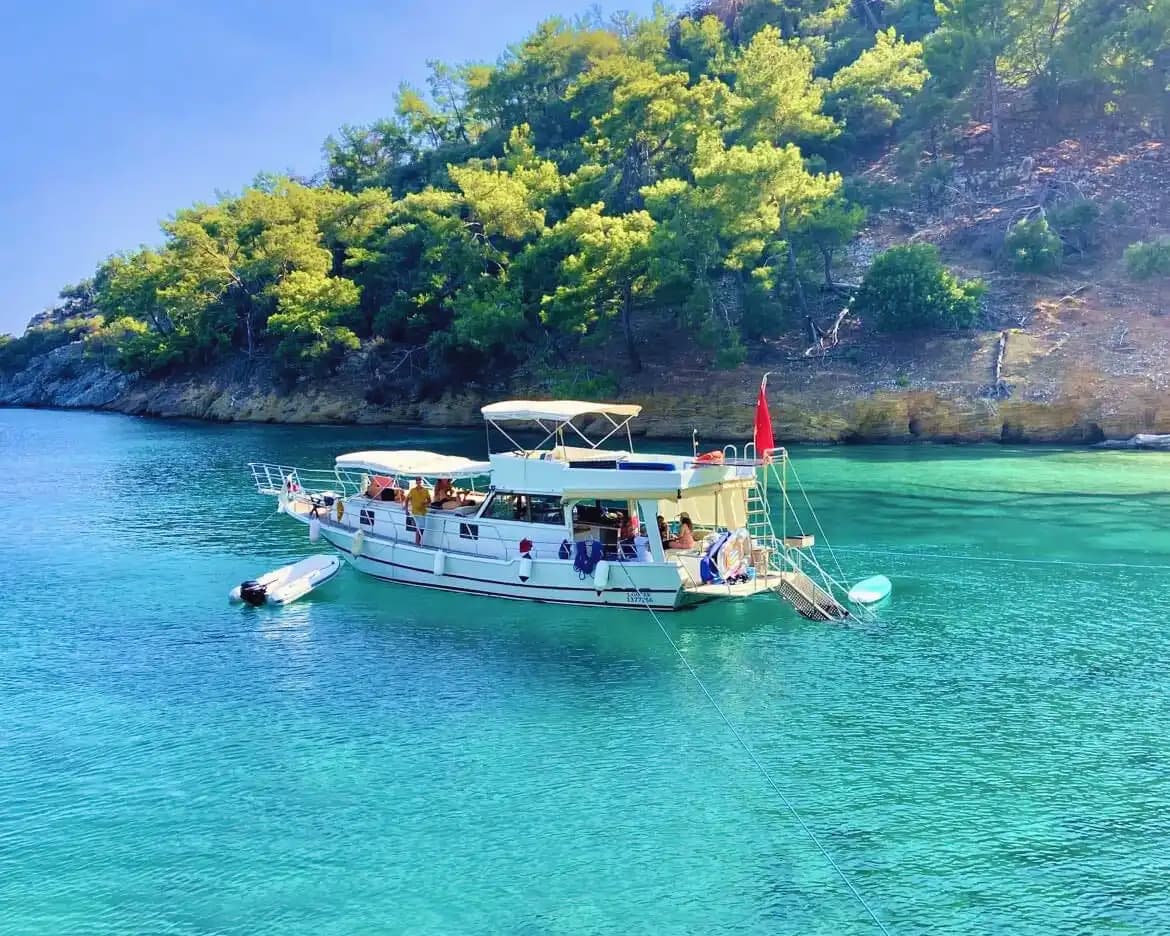 Gulet-Tour mit Übernachtung/Tagesausflug – Göcek 2