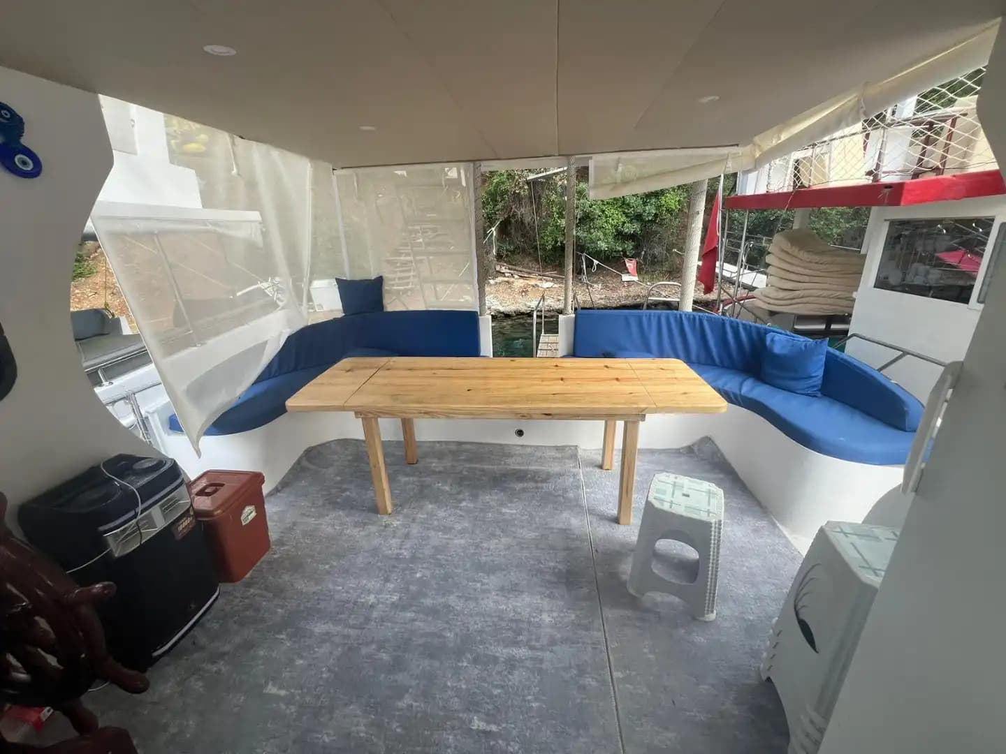 10-Person Capacity, Crew-On-Board & Fuel-Included Location de yacht 7