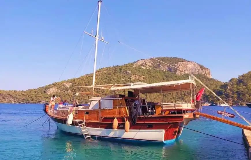 Göcek’te Günlük ve Konaklamalı Gulet Turu – 2 Kabinli Özel Tatil!