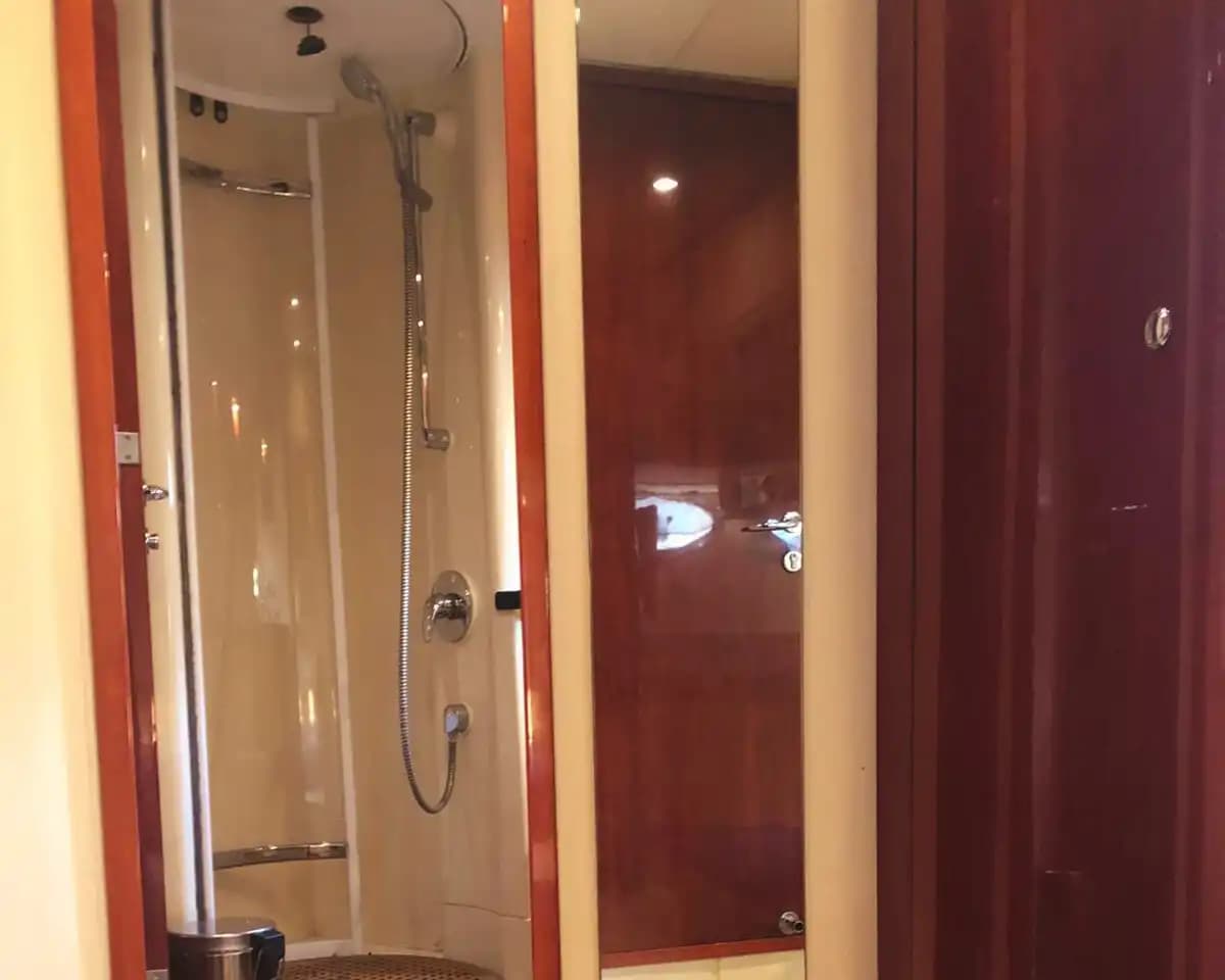 Luxury 16m Fairline Motor Yacht in Göcek: Your Private Escape 13