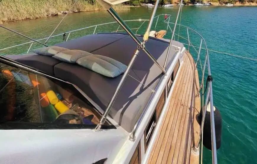 7 Kişilik Kapasiteli Özel Tekne ile Göcek'te Deniz Keyfi
