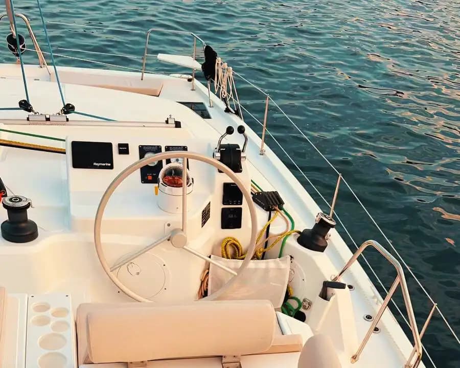 Muhteşem Günbatımı ve Eşsiz Manzaralar Eşliğinde Katamaran Turu 5