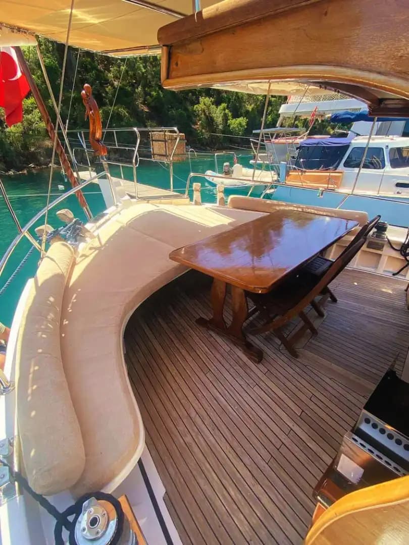 Louez notre yacht de luxe de 16m pour explorer la beauté de Göcek 4