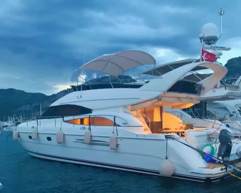 Göcek: Princess Motoryacht - VIP Erlebnis 3