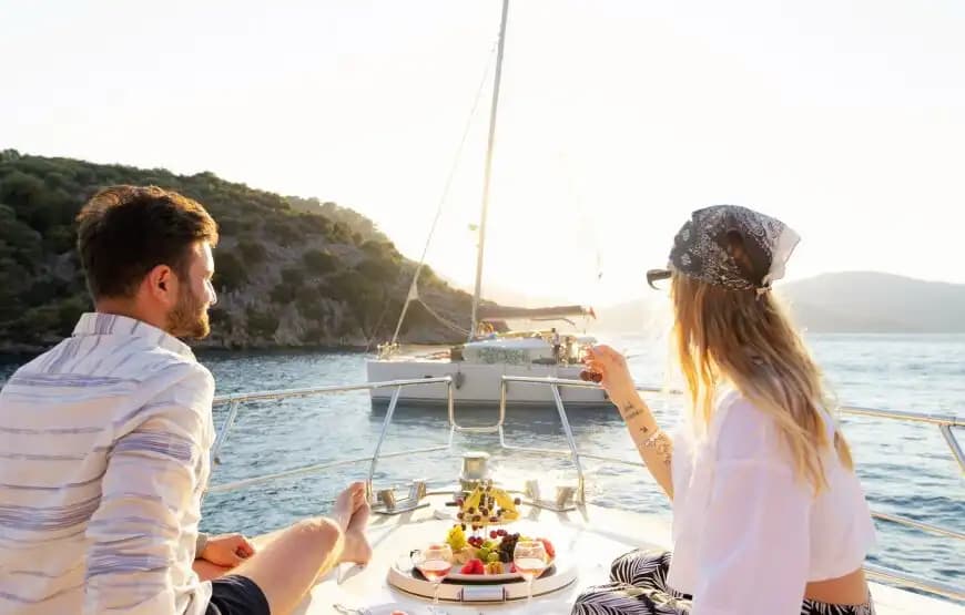 12 Kişilik Princess Yat ile Konaklamalı veya Günübirlik Deniz Macerası