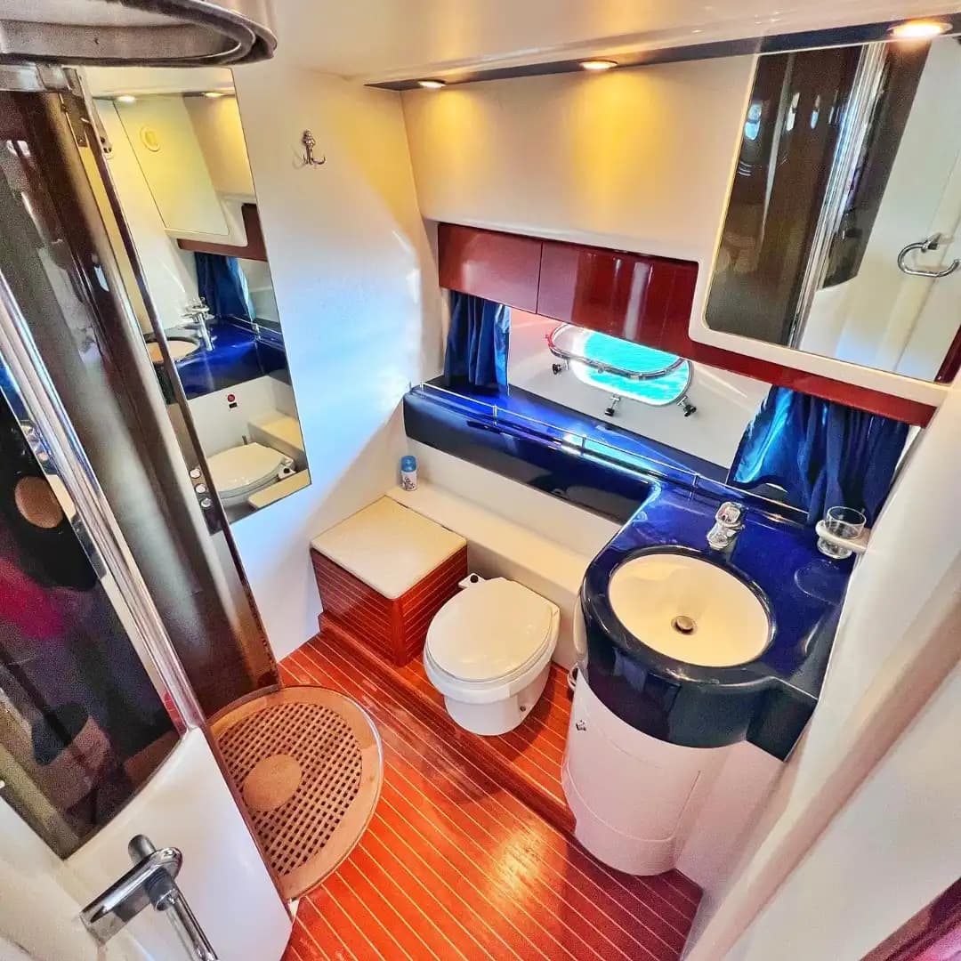 Аренда моторной яхты Princess 60 в Гёджеке | 3 каюты, 6 гостей, с ночёвкой 6