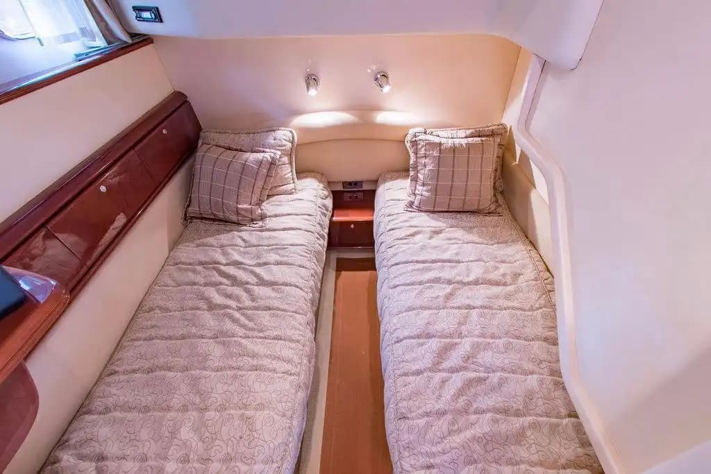 Аренда моторной яхты Princess 60 в Гёджеке | 3 каюты, 6 гостей, с ночёвкой 5