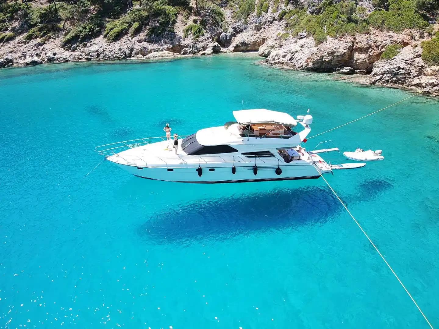 Аренда моторной яхты Princess 60 в Гёджеке | 3 каюты, 6 гостей, с ночёвкой - Предложение руки и сердца на яхте