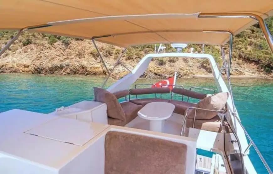 Göcek'te Diana Marka Yat ile Günübirlik veya Konaklamalı Eksiksiz Mavi Tur
