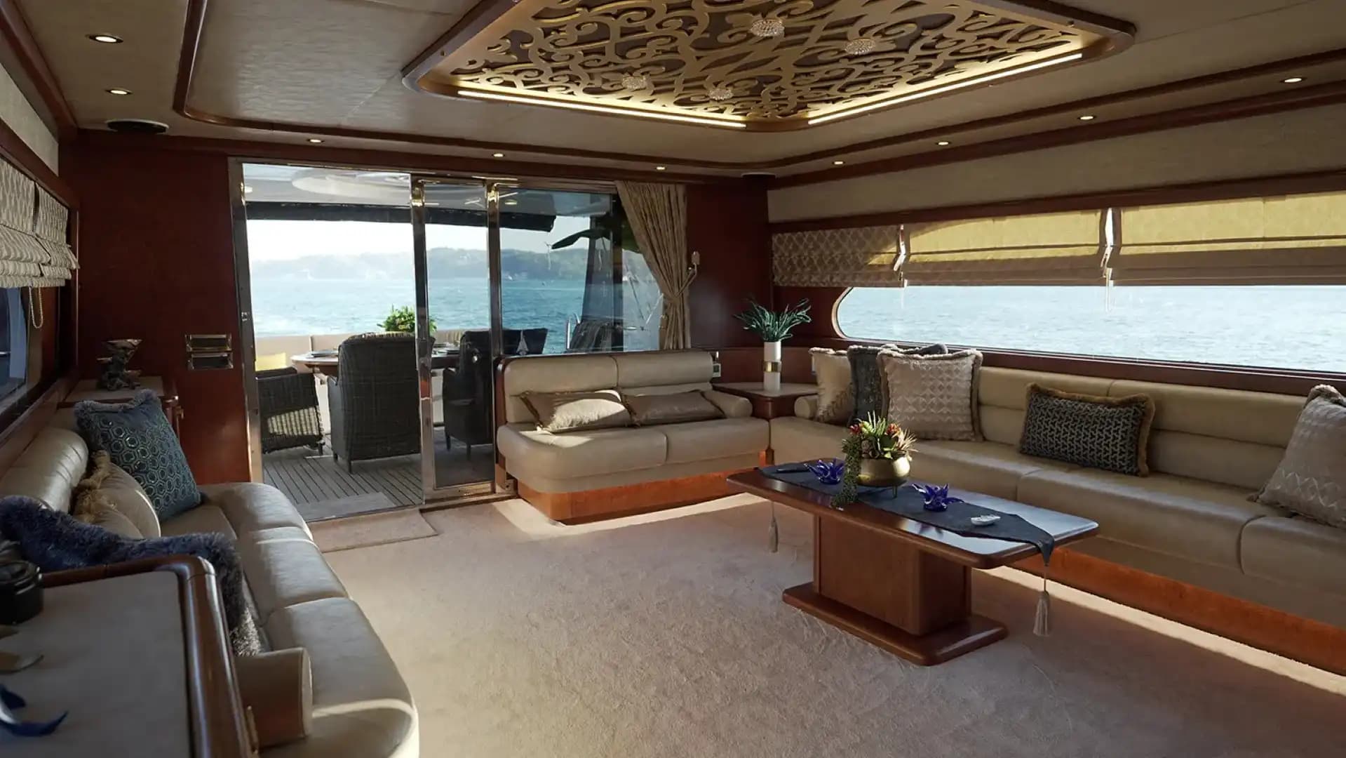 Göcek'te 27 Metrelik Lüks Motor Yat ile Unutulmaz VIP Deniz Tatili 50