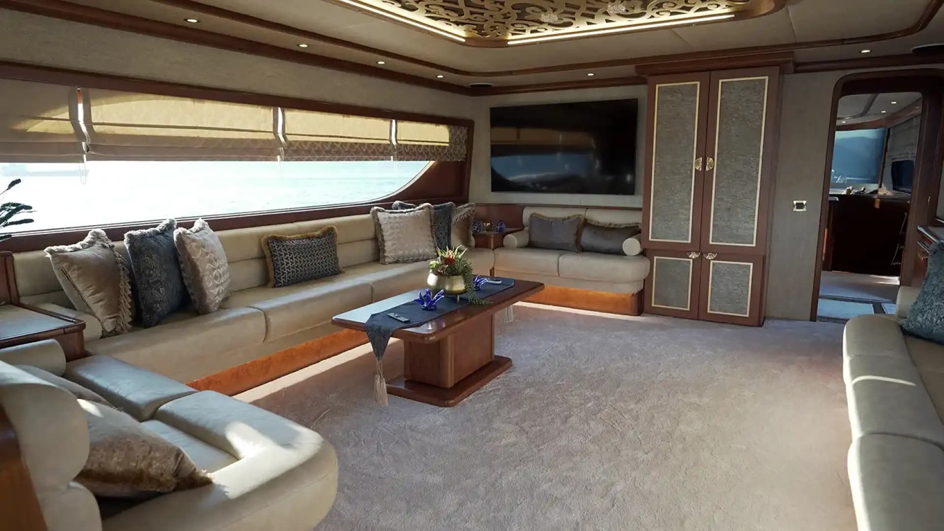 Göcek'te 27 Metrelik Lüks Motor Yat ile Unutulmaz VIP Deniz Tatili 52
