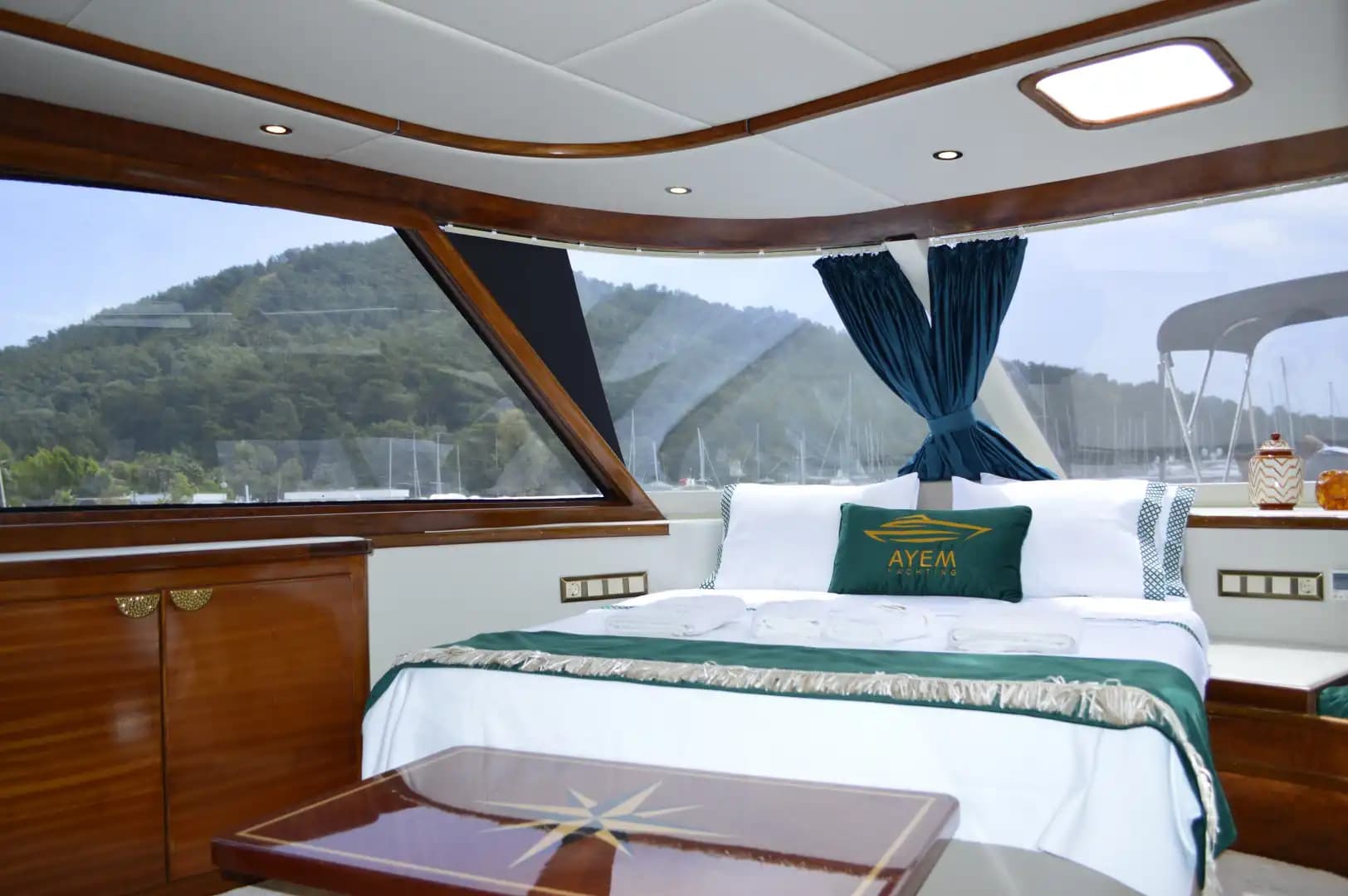 Göcek'te 27 Metrelik Lüks Motor Yat ile Unutulmaz VIP Deniz Tatili 55