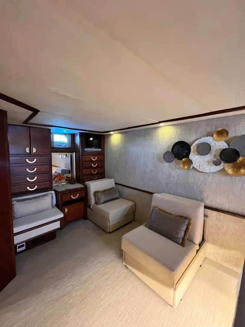 Göcek'te 27 Metrelik Lüks Motor Yat ile Unutulmaz VIP Deniz Tatili 20