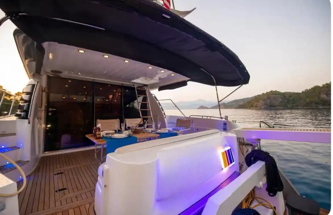 Göcek’te Azimut Lüks Yat ile Unutulmaz Bir Mavi Yolculuk Deneyimi