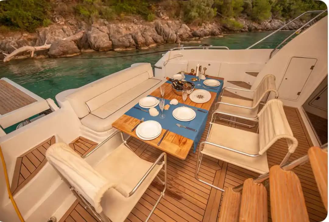 Göcek’te Azimut Lüks Yat ile Unutulmaz Bir Mavi Yolculuk Deneyimi