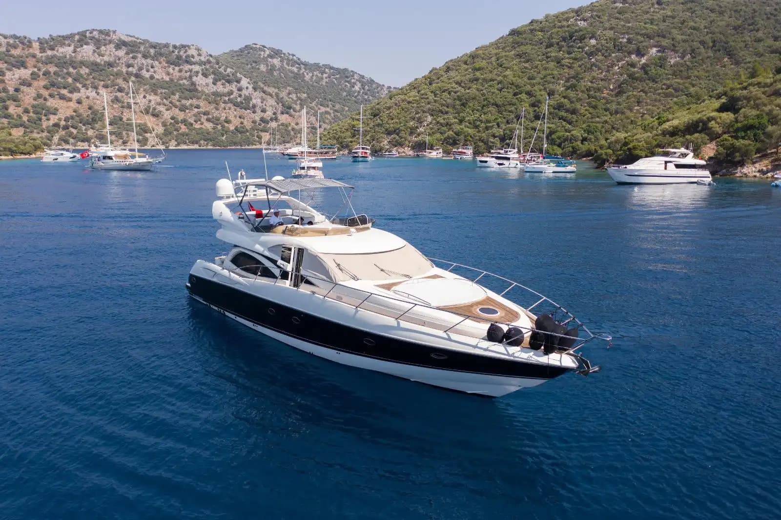 Göcek’te Romantik Bir Deniz Kaçamağı İçin İdeal Yat - Teknede Parti