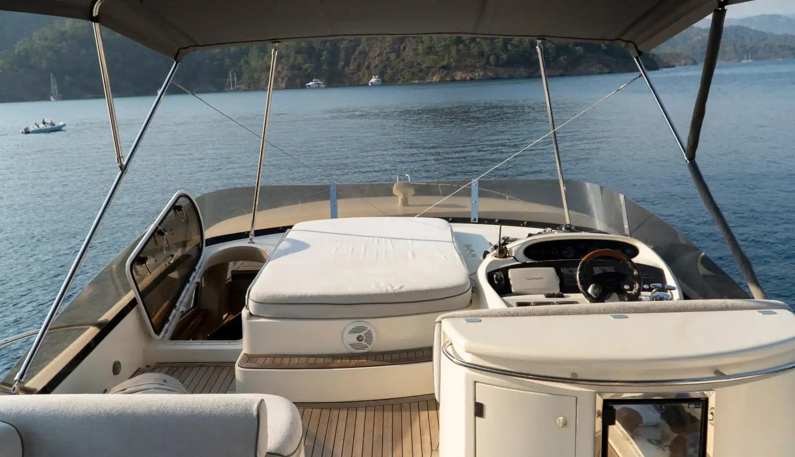Göcek’te Romantik Bir Deniz Kaçamağı İçin İdeal Yat 5