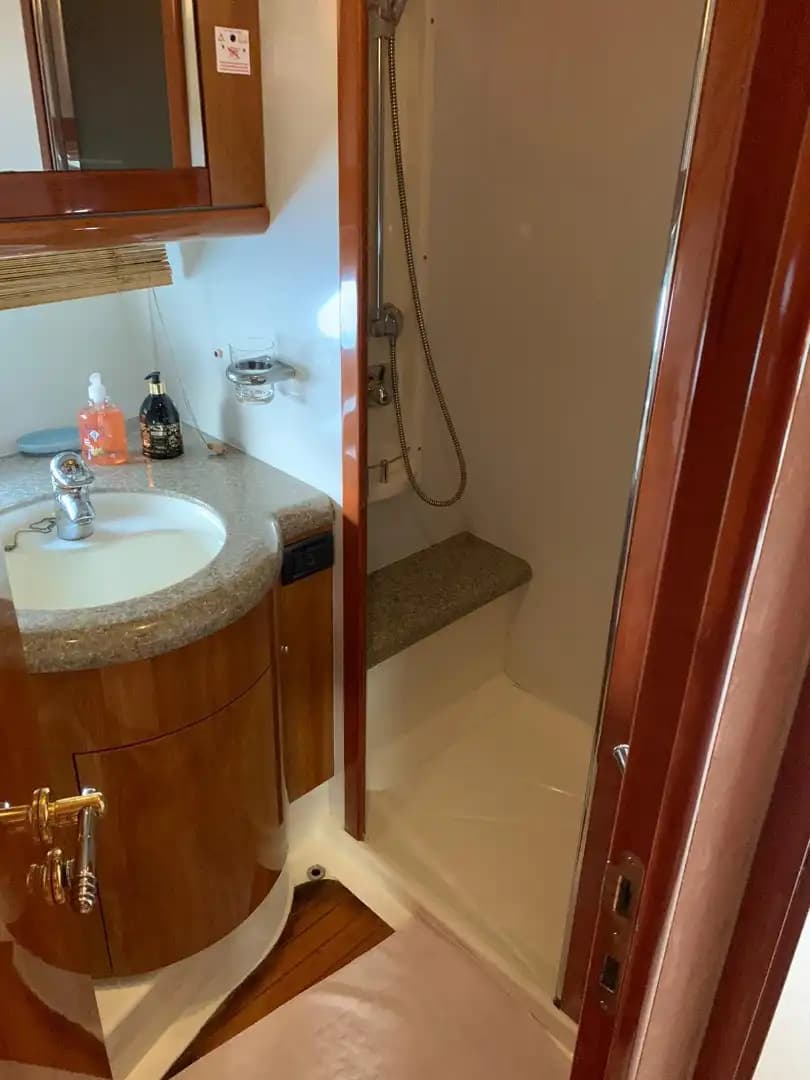 Göcek’te Romantik Bir Deniz Kaçamağı İçin İdeal Yat 10
