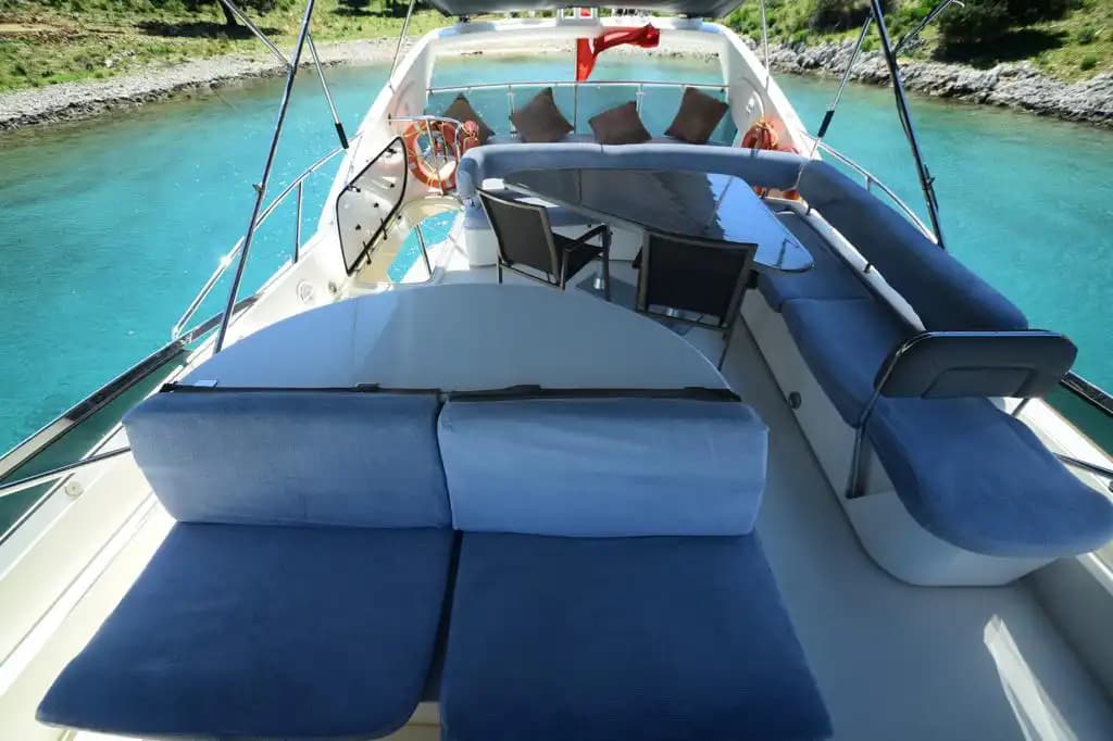 Göcek’te 24,5 Metrelik Sunseeker Motoryat Günübirlik veya Konaklamalı Kiralama 21