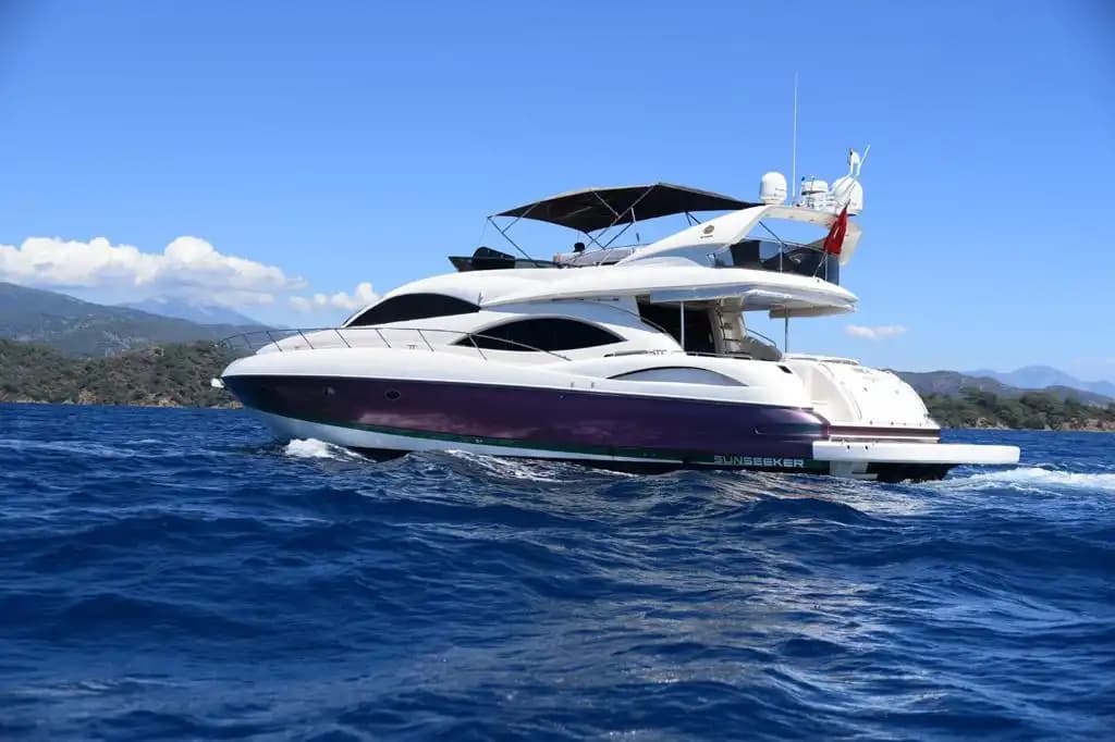 Göcek’te 24,5 Metrelik Sunseeker Motoryat Günübirlik veya Konaklamalı Kiralama 8